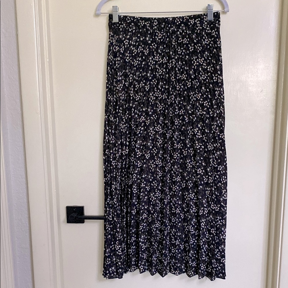 Max Studio pleated floral skirt